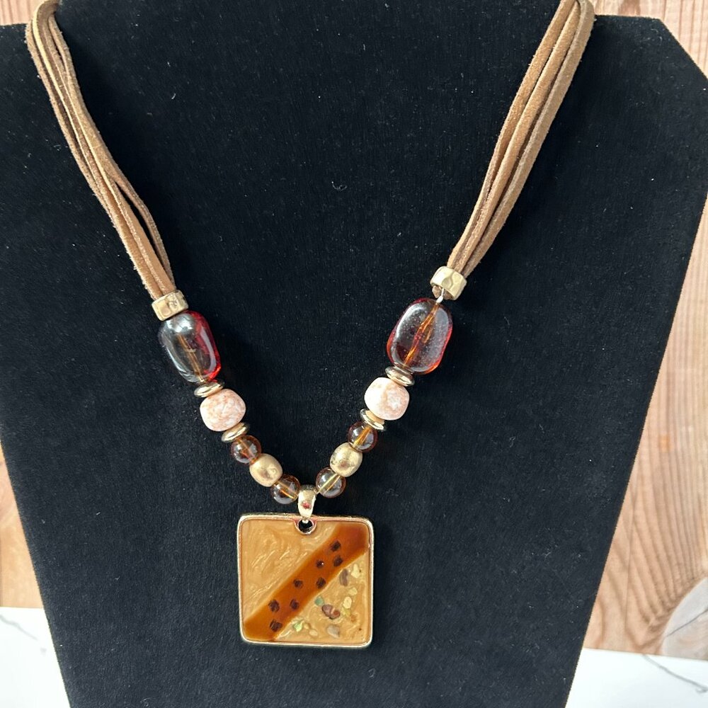 LAURA ASHLEY faux leather strand brown tan Gold tone metal Pendant bead Necklace